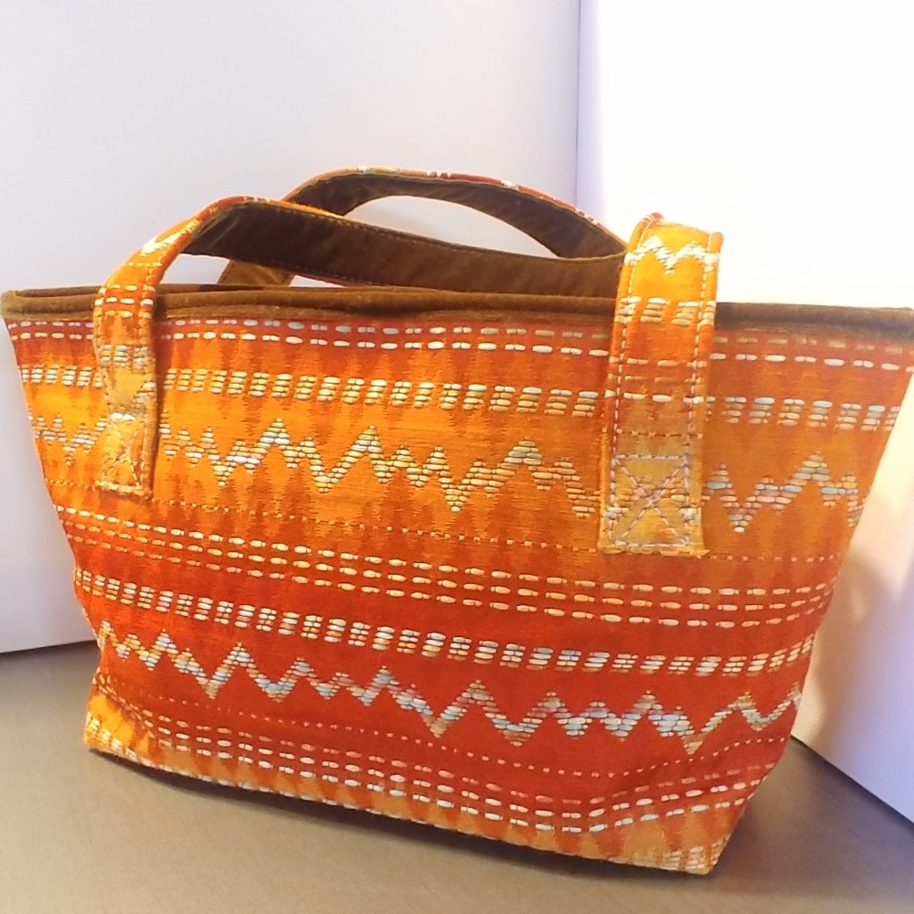 Maxx New York Hand bag